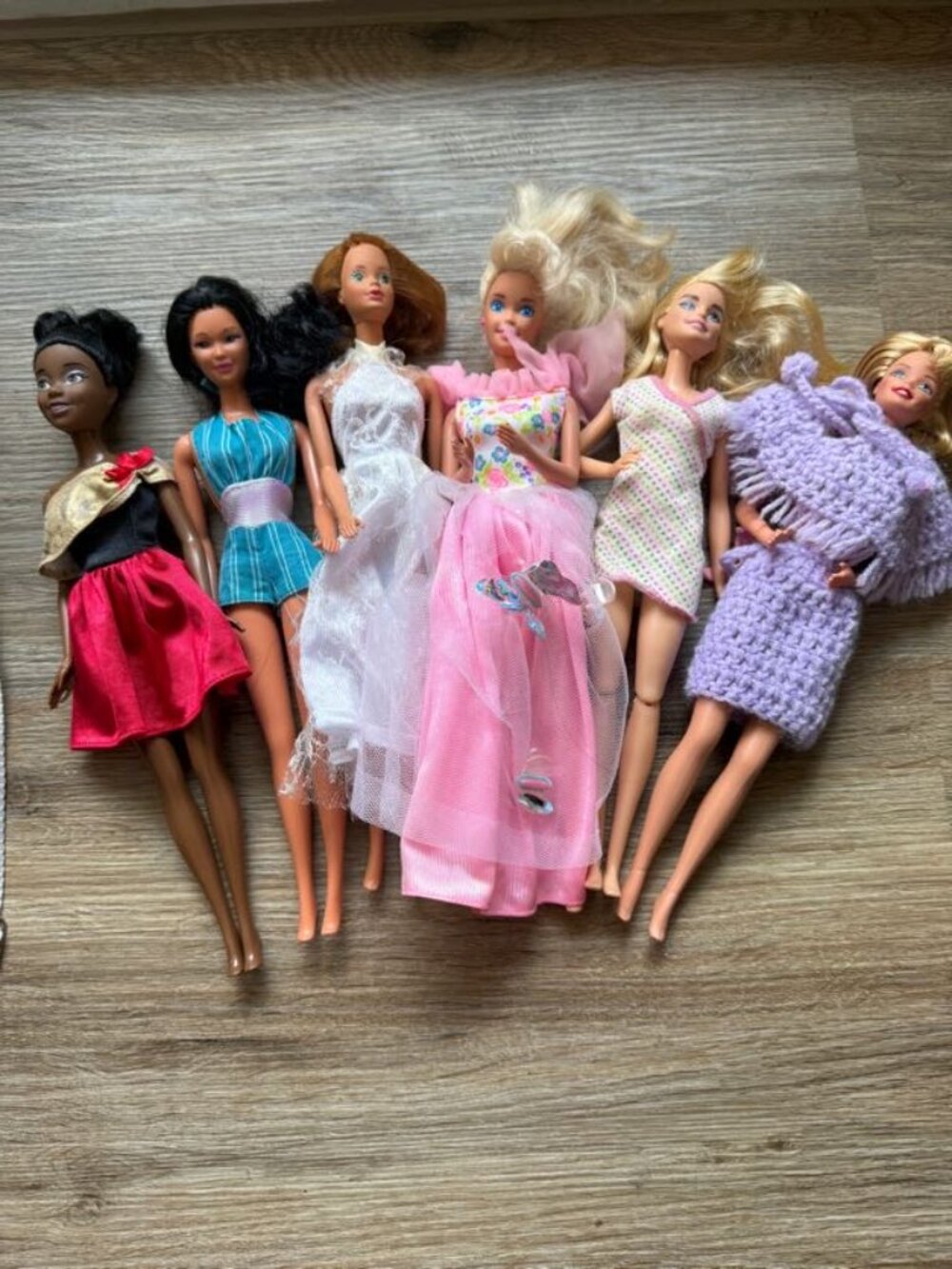 Vintage Barbie ken Mattel superstar lot of 6 dolls dressed with case and Clothes
